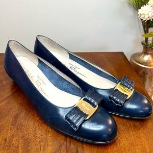 Salvatore Ferragamo Vara Bow Ballet Flats - Size 8.5 AA